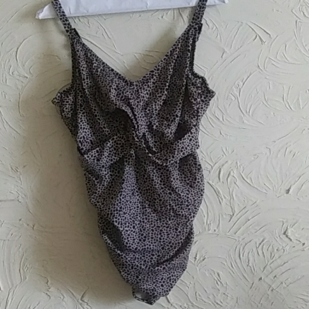 Fantasie animal print one pc swimsuit sz 38FF